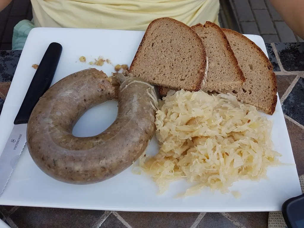 Frank Versteegen_Kleine Dorfwirtschaft Leisel_Leisel_review