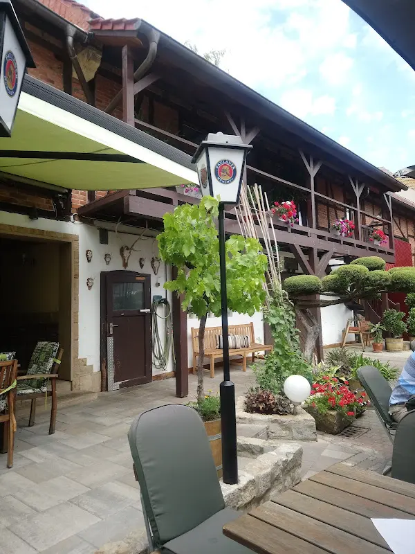 Gasthof Weißes Roß restaurant in Gleichen