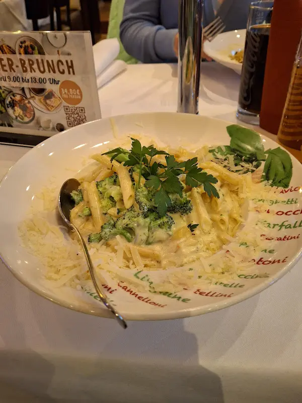 kevin van den broeck_Bella Italia ~ Zum Alten Schloss_Michendorf_review