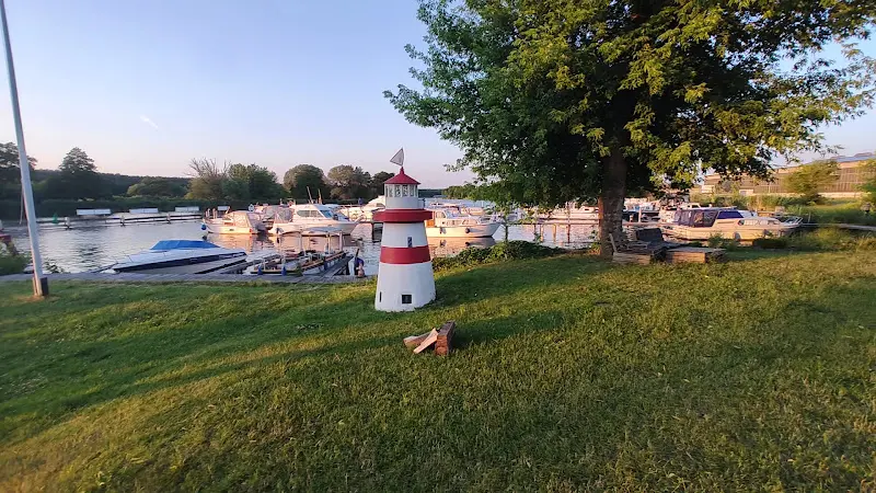 Marina Oderberg_Oderberg_slider_image_2