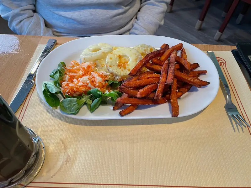 Mikel Dubbi_Klosterklause_Neuzelle_reseña