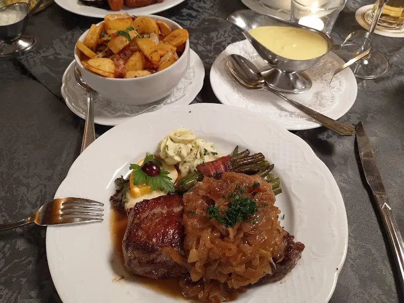 Restaurant Humbkes Weinstuben_Petershagen_slider_image_2