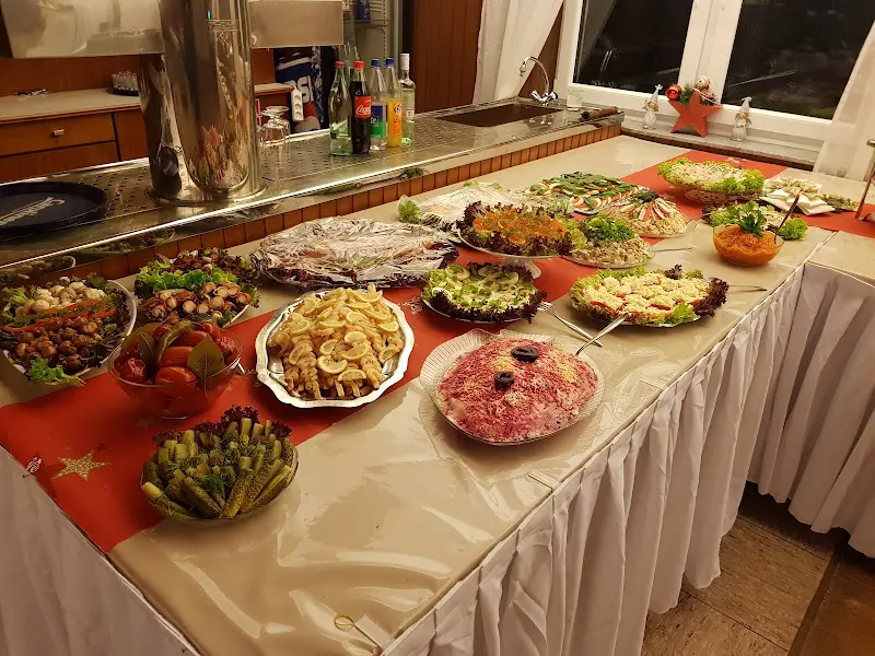 Gasthof Zum Weißen Hirsch restaurant in Petershagen