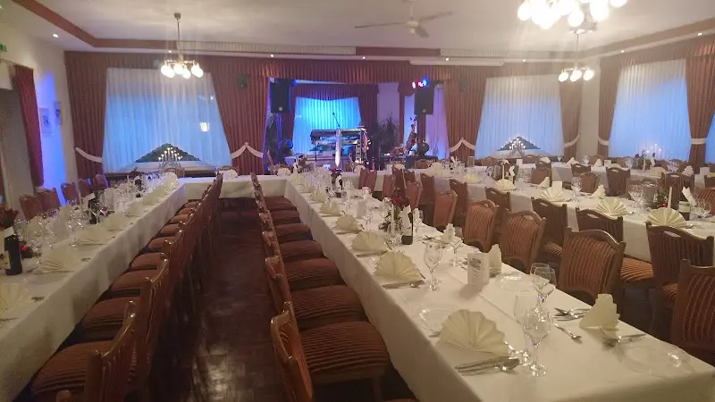 Landgasthaus Husterbruch ristorante a Petershagen