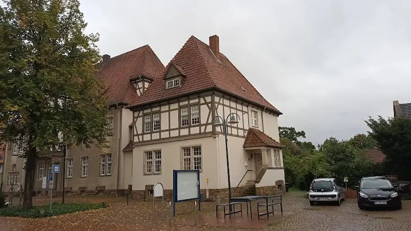 Mehdis Kulturzentrum - Altes Amtsgericht_Petershagen_slider_image_2