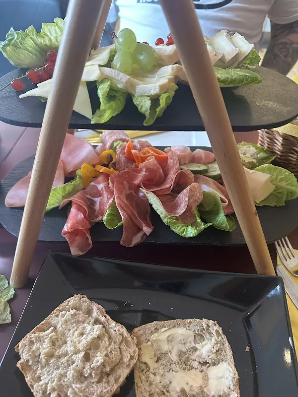 Angelique Lutat_Café Carlotta in Schöneiche bei Berlin - EDEKA Martin Walter e.K._Berlin_review