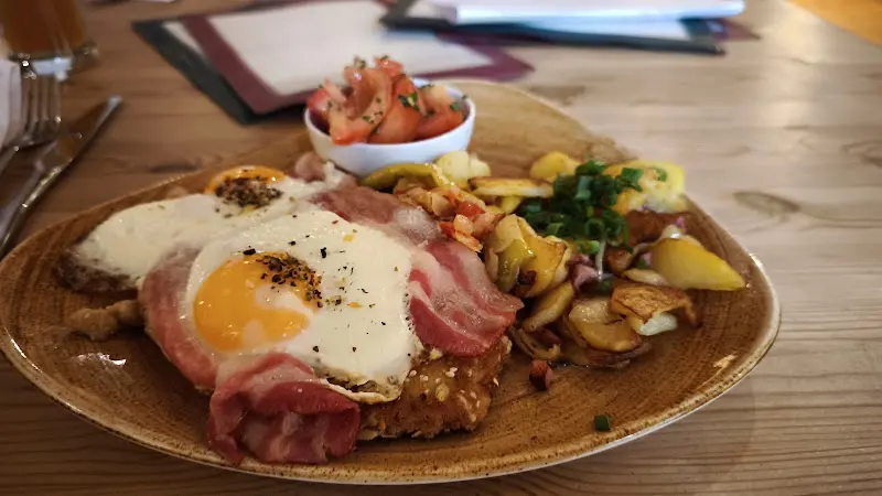 Michael_Wirtshaus im Kunstspeicher Friedersdorf_Vierlinden_review