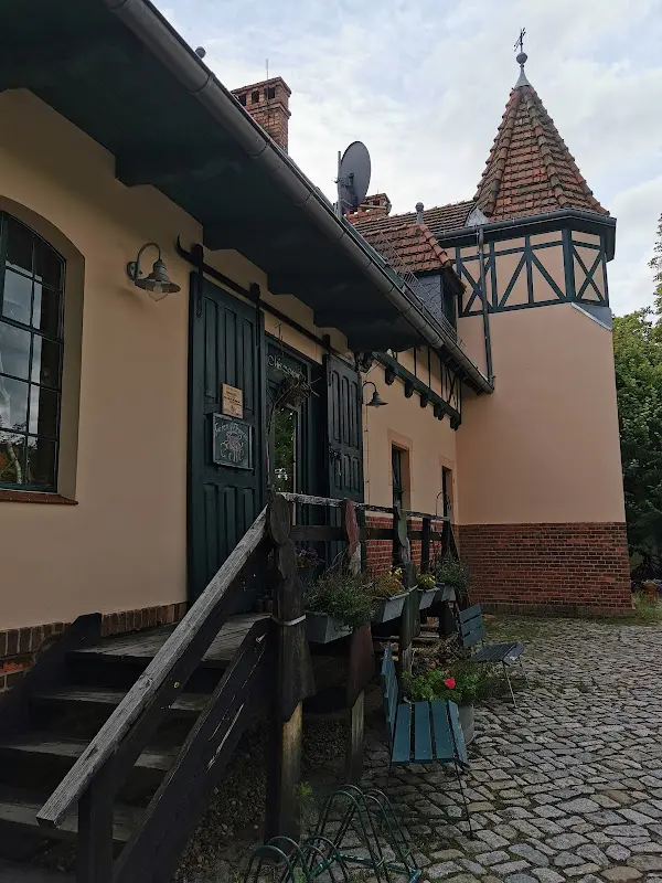 Rieke Savon_Laden Cafe Mohnamour_Straupitz_review