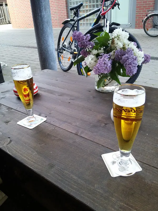 Bierbar vis-a-vis ristorante a Schwedt/Oder