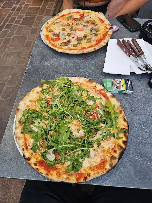 Maani Gardezi_Il Centro B5_Wustermark_review