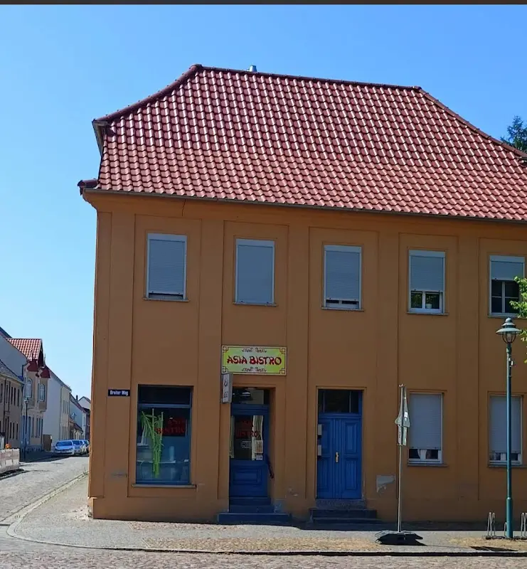 Robert Nowy_Asia Bistro_Ziesar_review