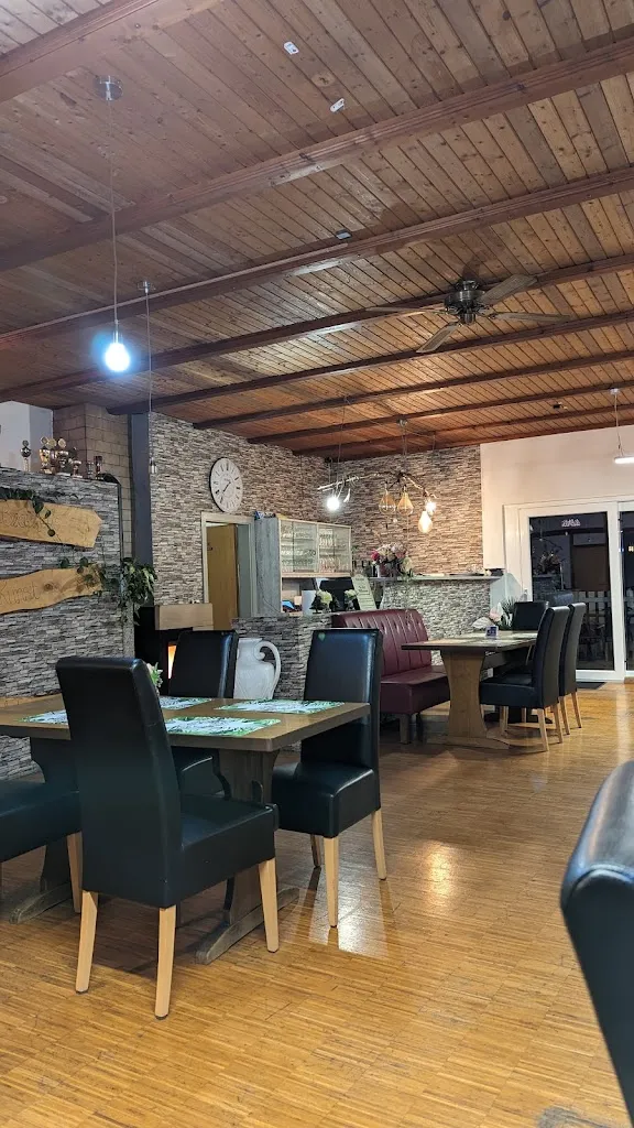 Adnan Bharmal_Waldstüble_Bodelshausen_review