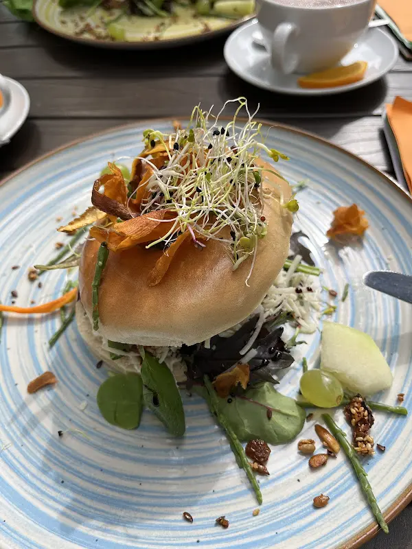 Tadgh Ó Maoildearg_Greta's_Bremen_review