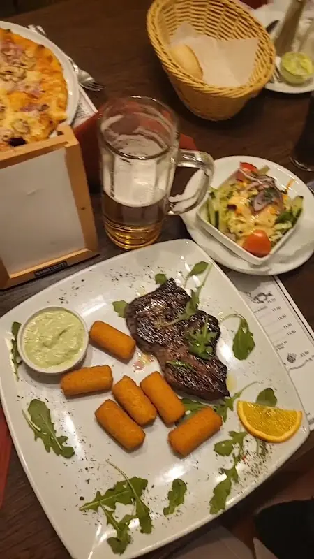 Restaurant Amour_Bremen_slider_image_2