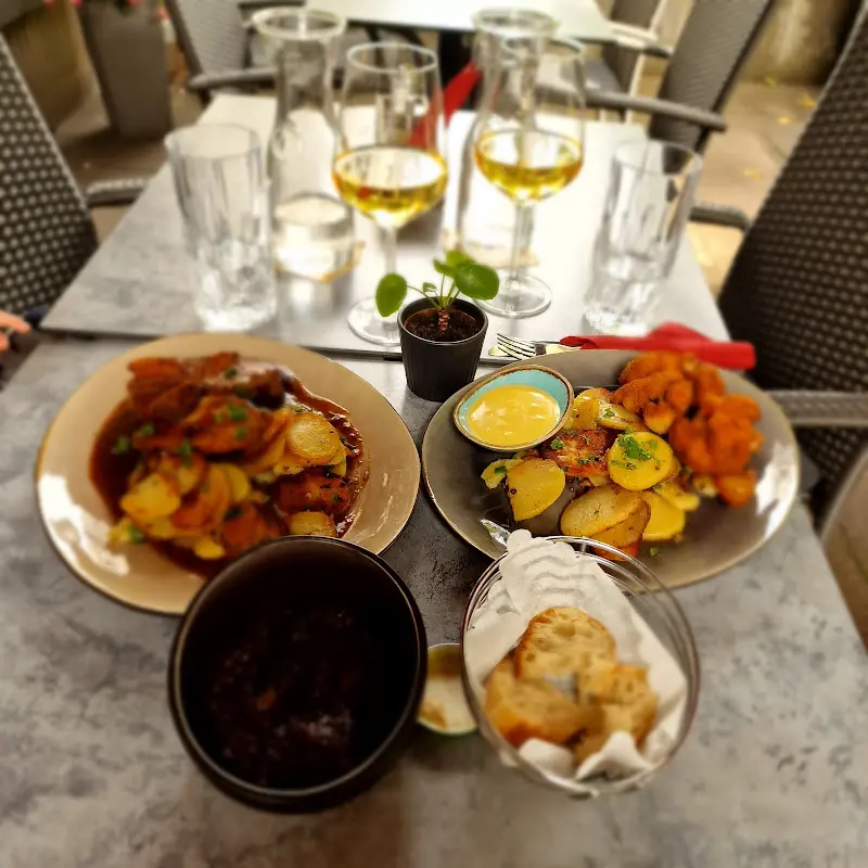 SixTables_Hamburg_slider_image_2