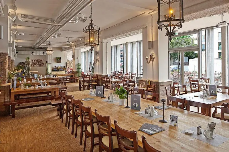 Q21 Gasthaus_Hamburg_slider_image_1