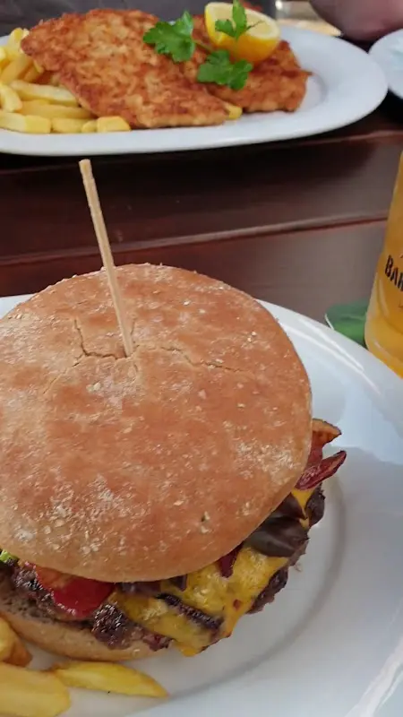 Q21 Gasthaus_Hamburg_slider_image_2