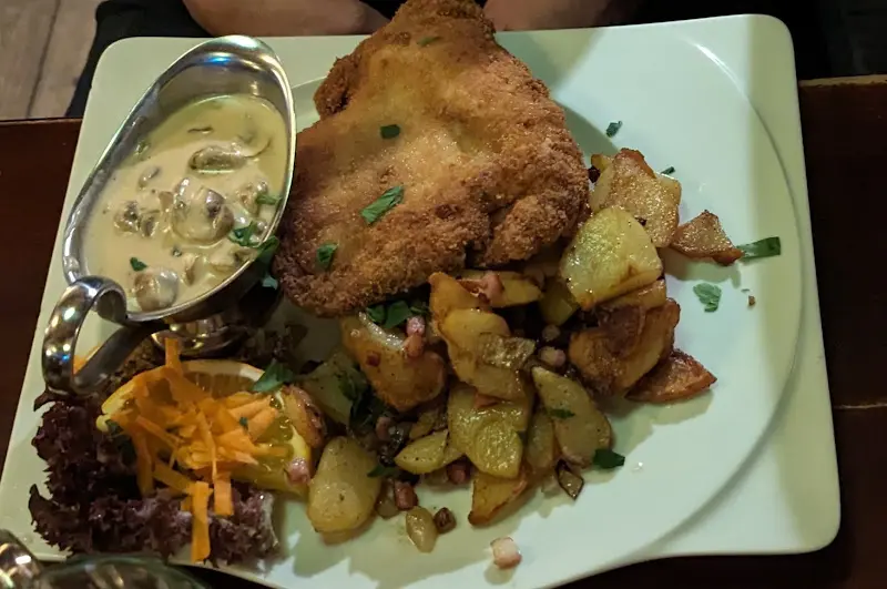 Restaurant Café Oktober_Hamburg_slider_image_2