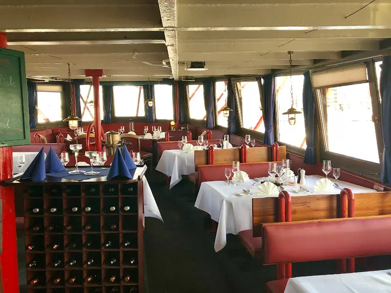 Das Feuerschiff LV 13 restaurant in Hamburg