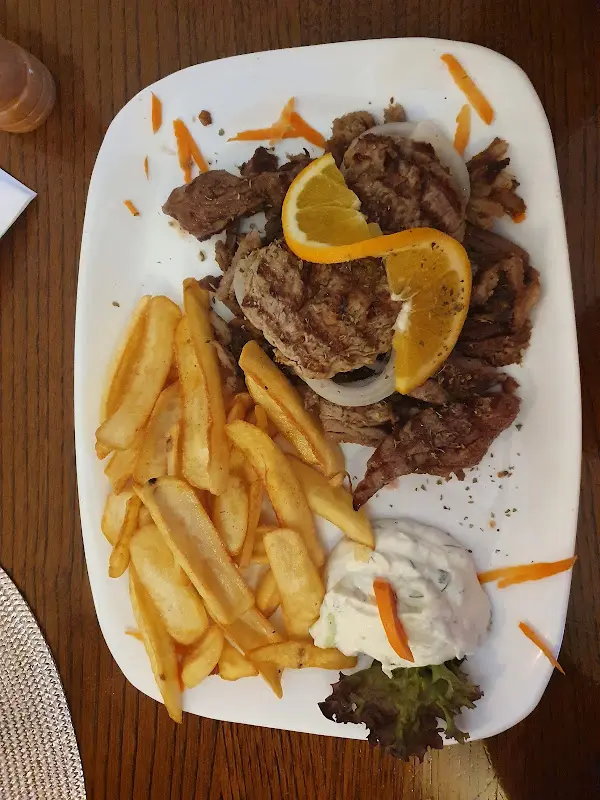 Ernestina Herrmann_Porto Carras_Hamburg_review