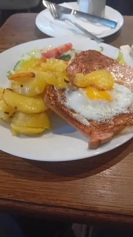 ross perry_Altstädter Stube Willig_Hamburg_recensione