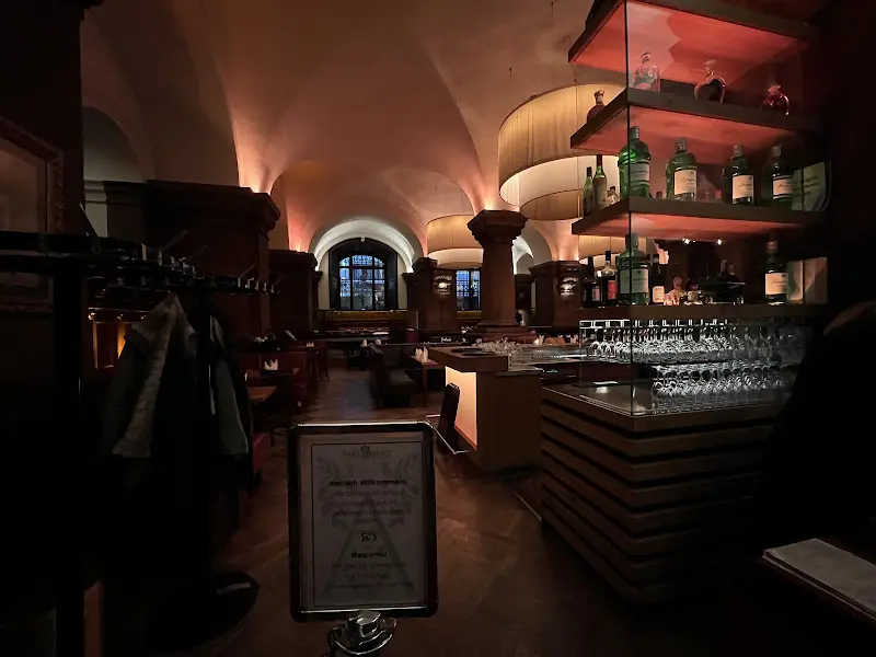 Restaurant Parlament Hamburg_Hamburg_slider_image_1