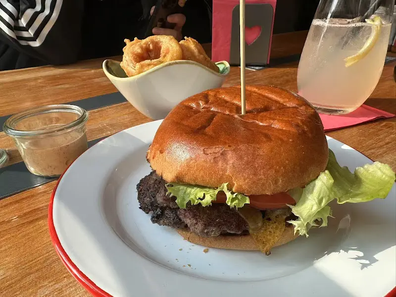 Jay Sun_Burgerlich_Hamburg_review