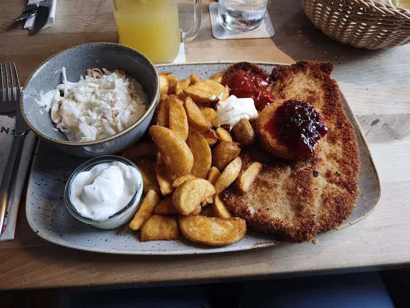 Schweinske Restaurant in Hamburg Eidelstedt - Schnitzel, Burger & Frühstück_Hamburg_slider_image_3