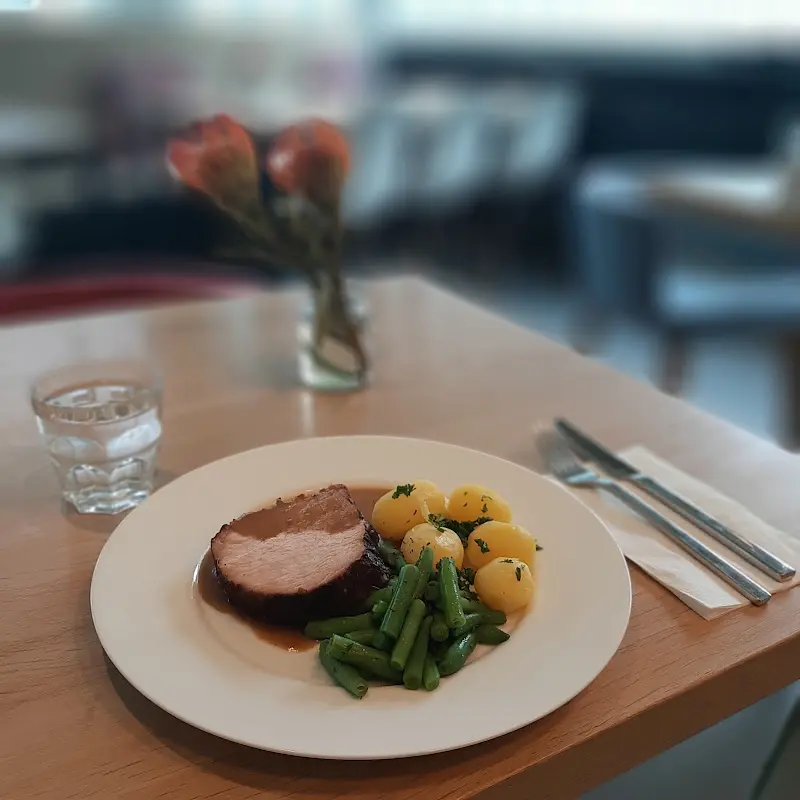 sylc. Eatery_Hamburg_slider_image_2