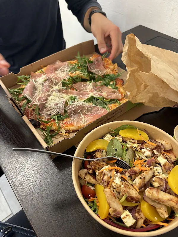 Mali Songsiriwong_MUNDFEIN Pizzawerkstatt Hamburg-Hammerbrook_Hamburg_review