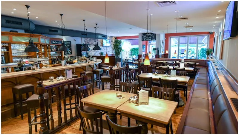 Schweinske Restaurant in Hamburg Lurup - Schnitzel, Burger & Frühstück restaurant in Hamburg