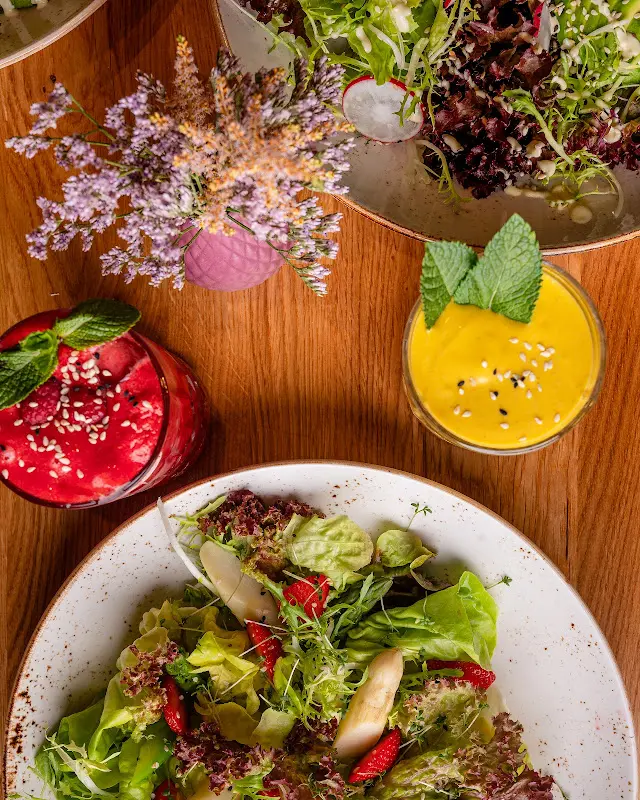 CHAYA Hamburg Elbe - Asian kitchen_Hamburg_slider_image_3