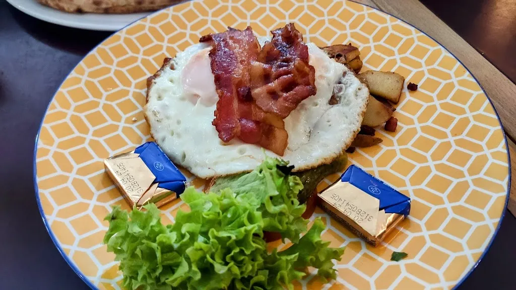 Ayesha Sen_Café Spitz_Bonn_review