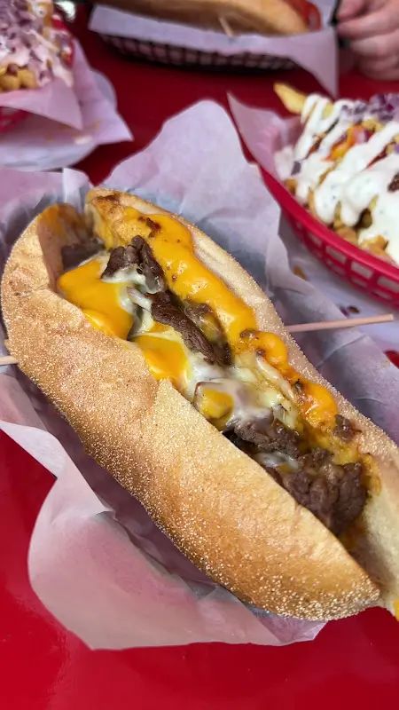 Dieter Sanchez - Home of Philly Cheesesteak - TANKBIER I BURGER I PULLED PORK_Hamburg_slider_image_2