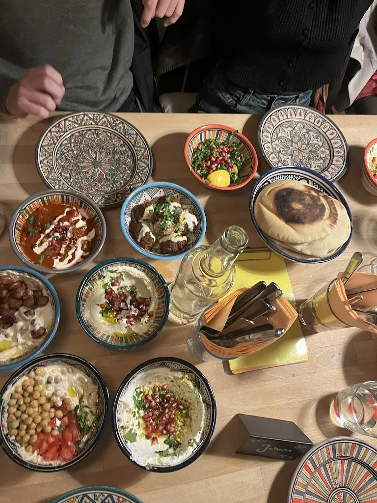 Vilmar Pestana_Mr and Mrs Humus_Bonn_review