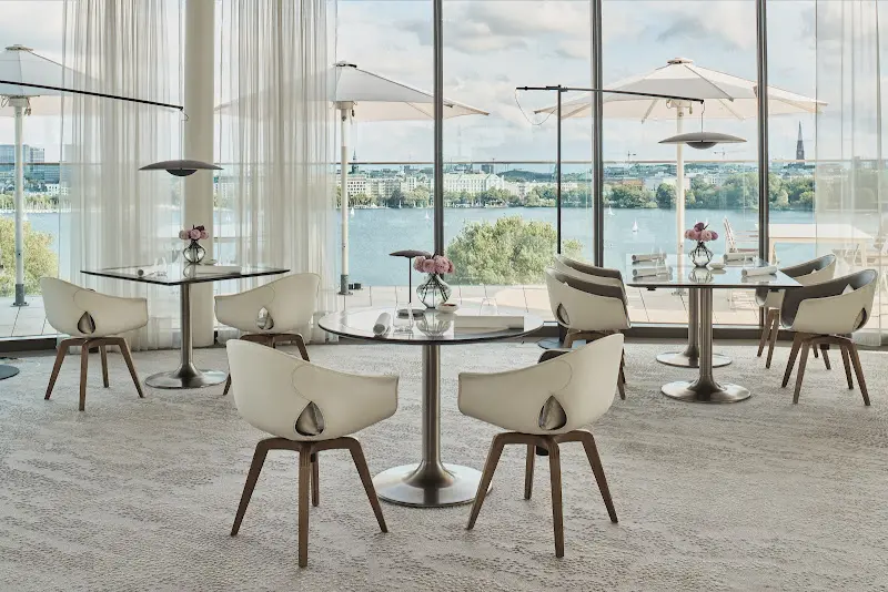 Lakeside restaurant in Hamburg