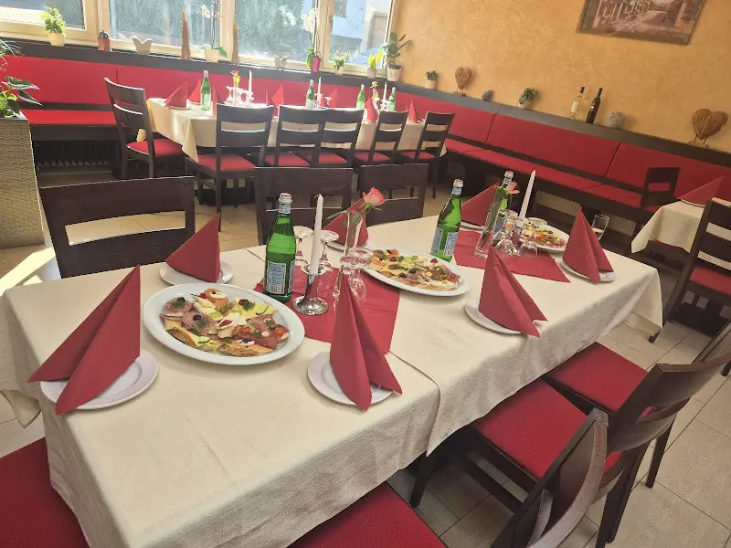 Pizzeria Ristorante la famiglia restaurant in Solms