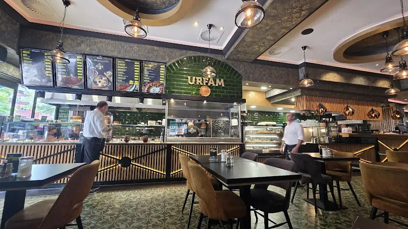 Urfam Restaurant_Hamburg_slider_image_3