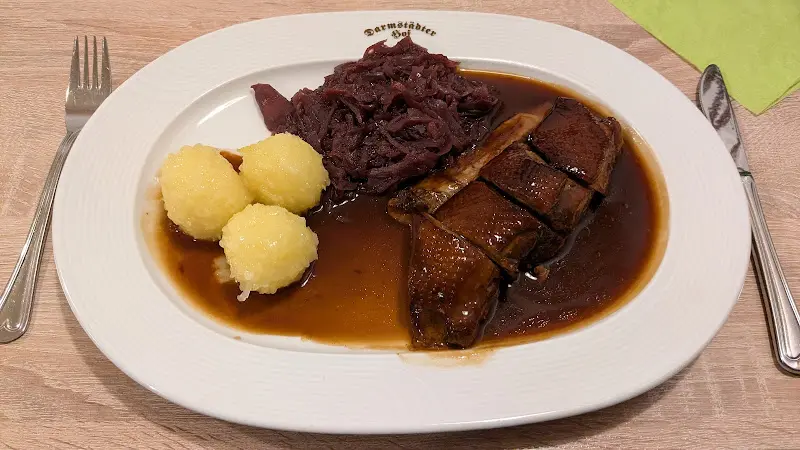 Frank Frost_Darmstädter Hof_(Eder)_review