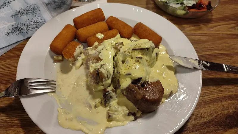 Marek Bezouska_Darmstädter Hof_(Eder)_review