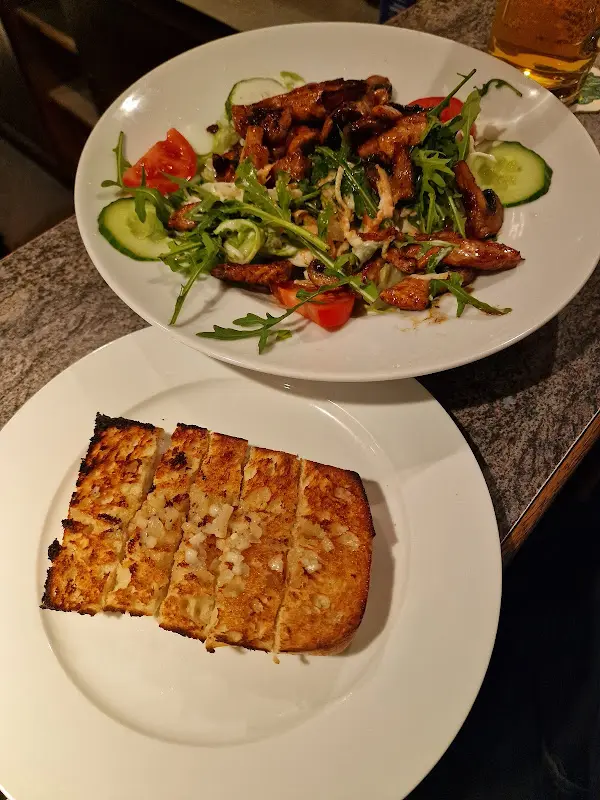 Jens Maage_Pizzeria Bei Toni_Allendorf_review