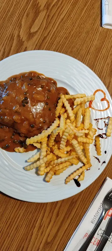 Wolfgang Fischbach_Pizzeria Bei Toni_Allendorf_review