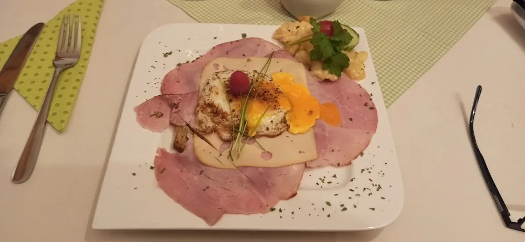 R. Müller_Gaststätte Sonntag_Schwarzwald_avis