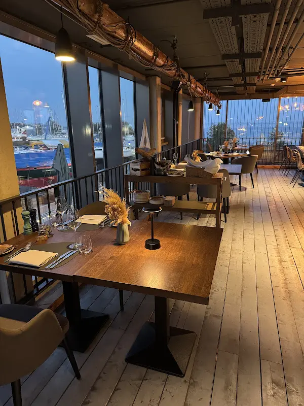 Kutter Kitchen_Holstein_slider_image_1