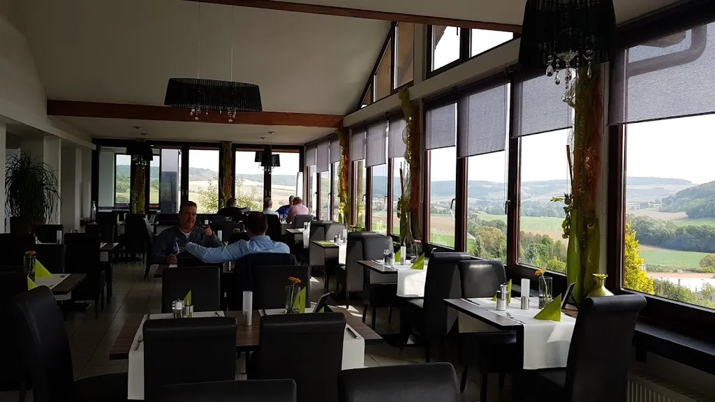 Qutaibah Marafie_Hotel Panorama - Andrea Derr_Boxberg_review