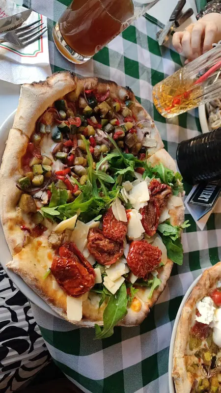 Laura Charlotte_Pizzeria Il Buco_Altenstadt_review