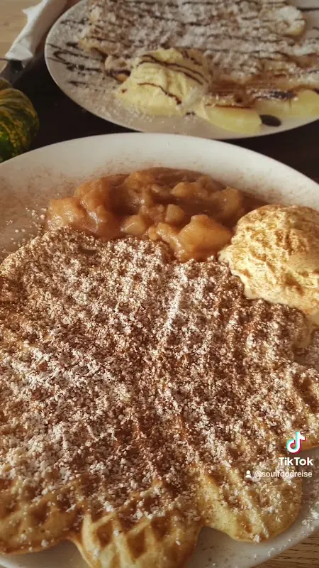 Café in the lake_Arolsen_slider_image_2