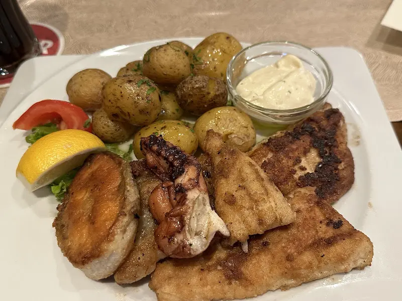 Reza Shams_Portugiesischer Weser Garten_Karlshafen_review