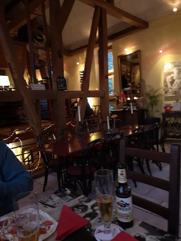 E. B._Die alte Scheune_König_recensione