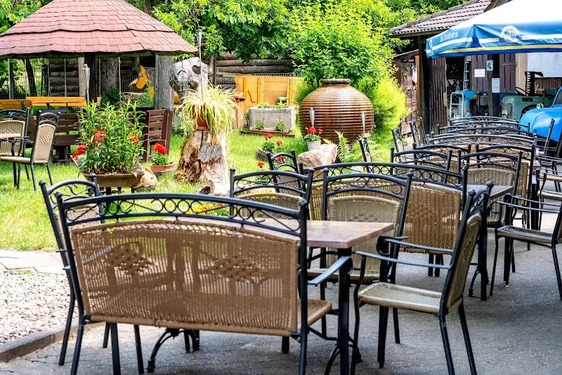 Gasthof Zur Krone restaurant in König